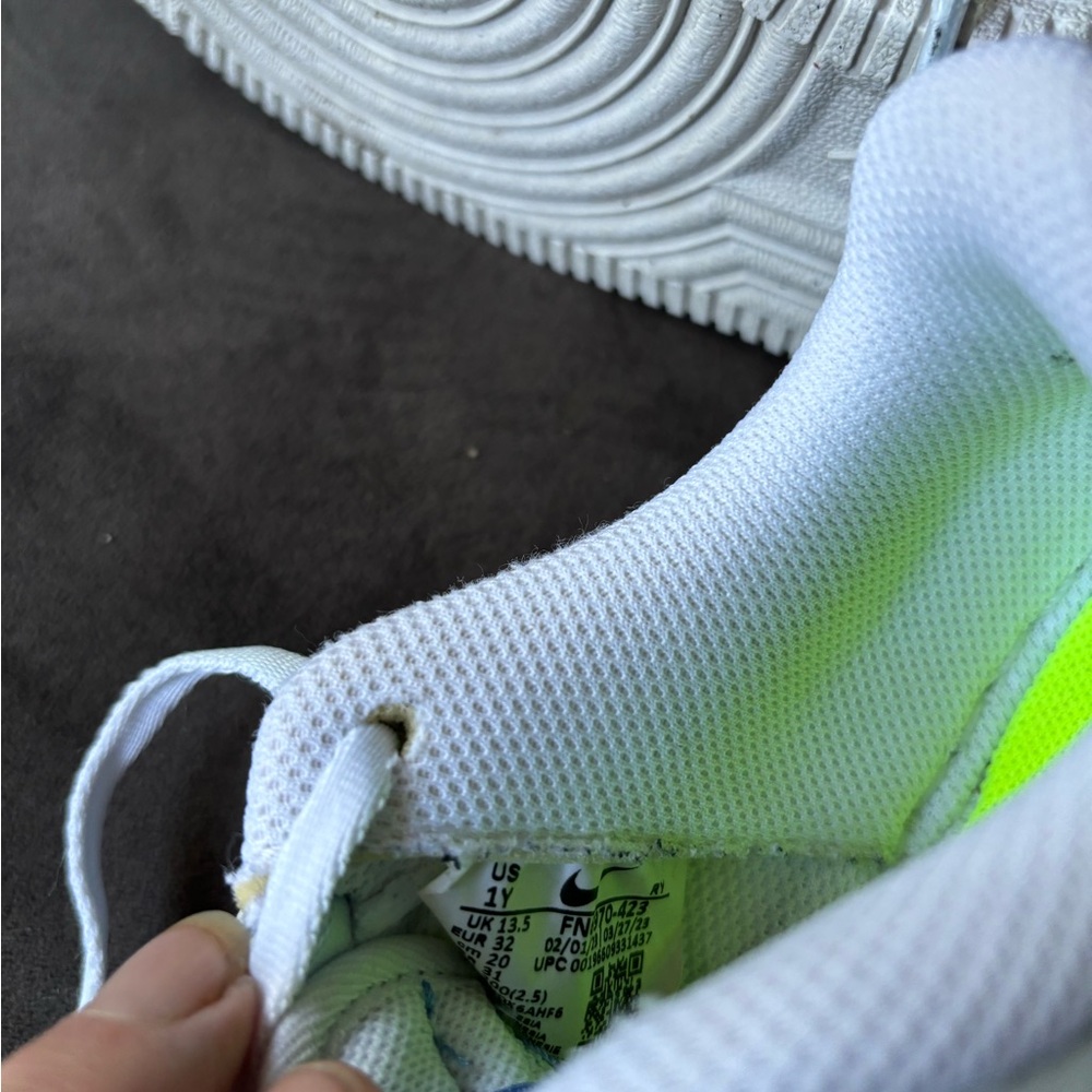 Nike Air Force One - Picture 2 of 5